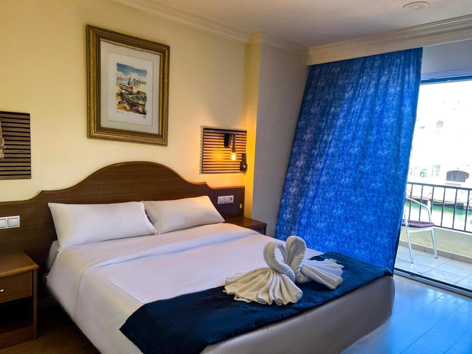 Hotel Portofino By Insidehome Empuriabrava Eksteriør bilde