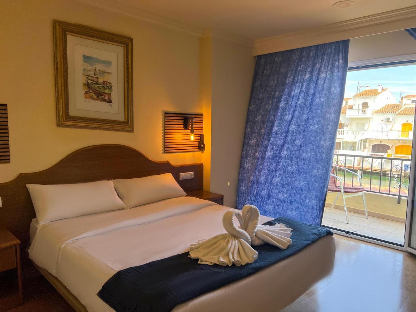Hotel Portofino By Insidehome Empuriabrava Eksteriør bilde