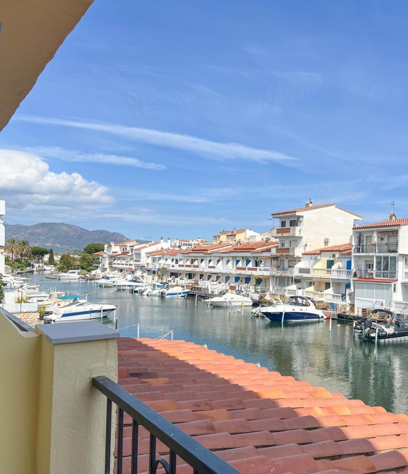 Hotel Portofino By Insidehome Empuriabrava Eksteriør bilde