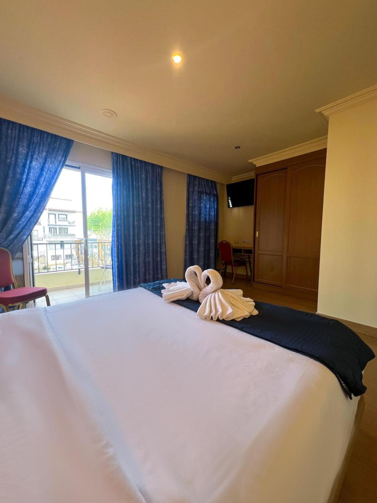 Hotel Portofino By Insidehome Empuriabrava Eksteriør bilde