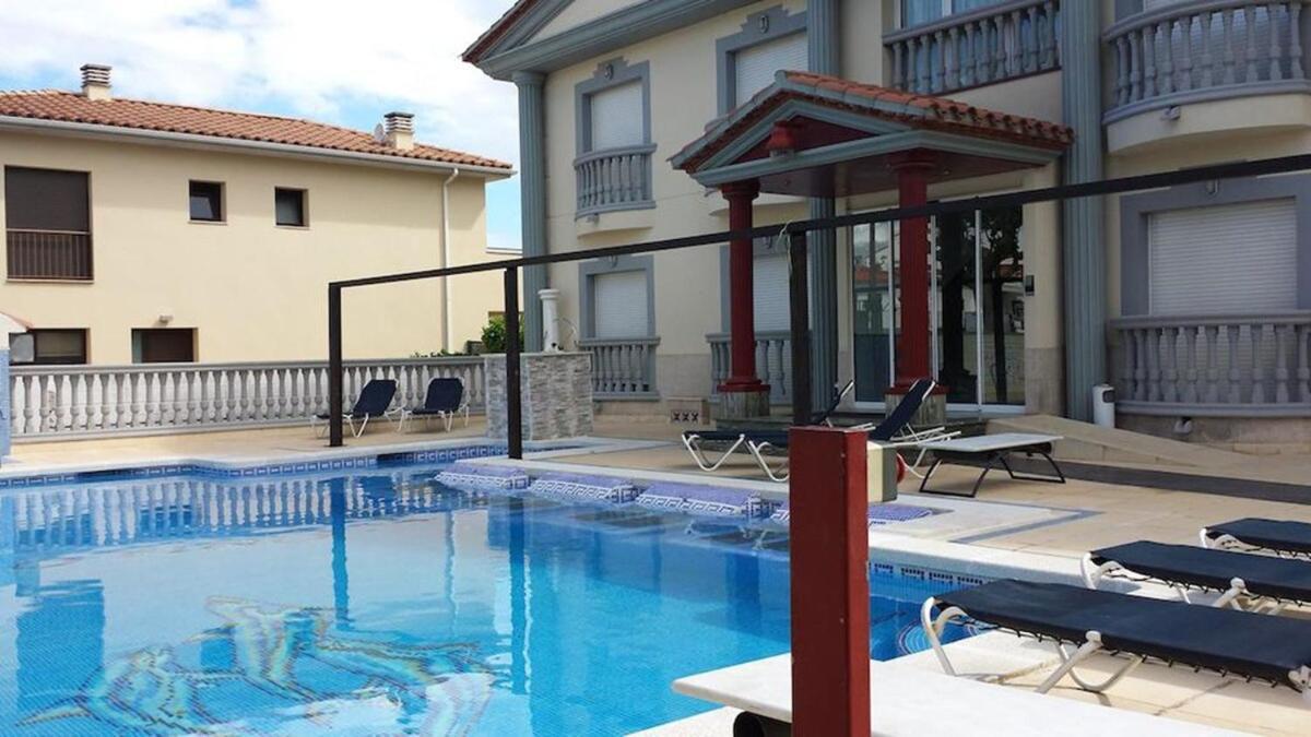 Hotel Portofino By Insidehome Empuriabrava Eksteriør bilde